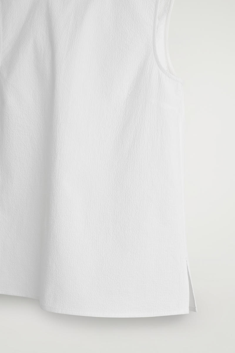 COS ノースリーブコットンシアサッカートップ