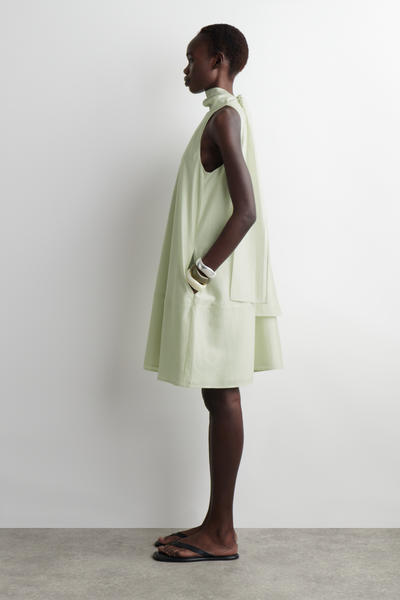 COS フルイド ホルターネック ミニドレス