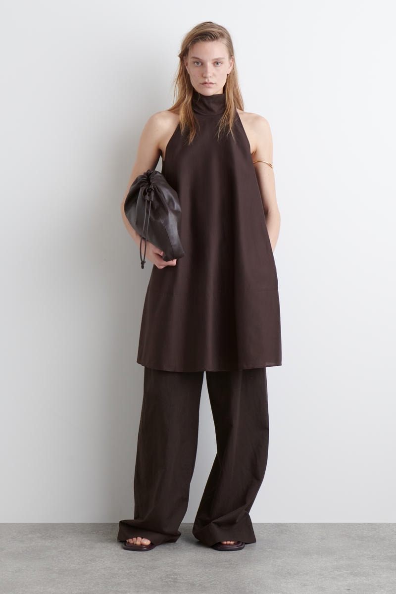 COS フルイド ホルターネック ミニドレス