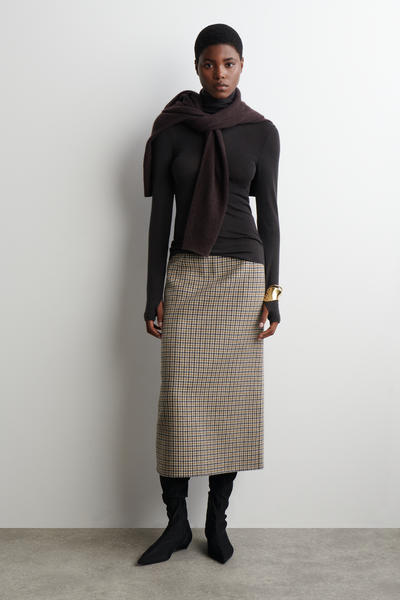 COS メリノウールハイネックトップ