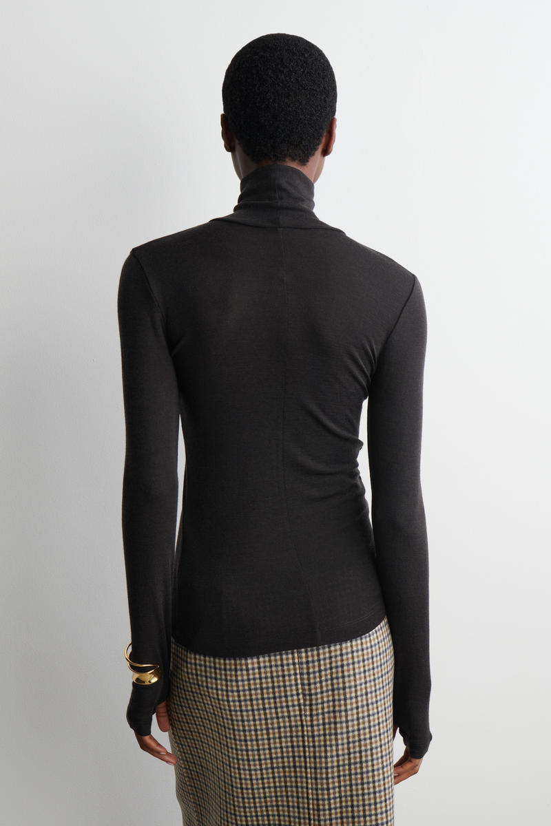 COS メリノウールハイネックトップ