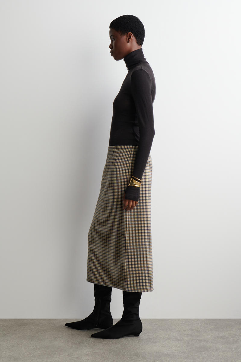 COS メリノウールハイネックトップ