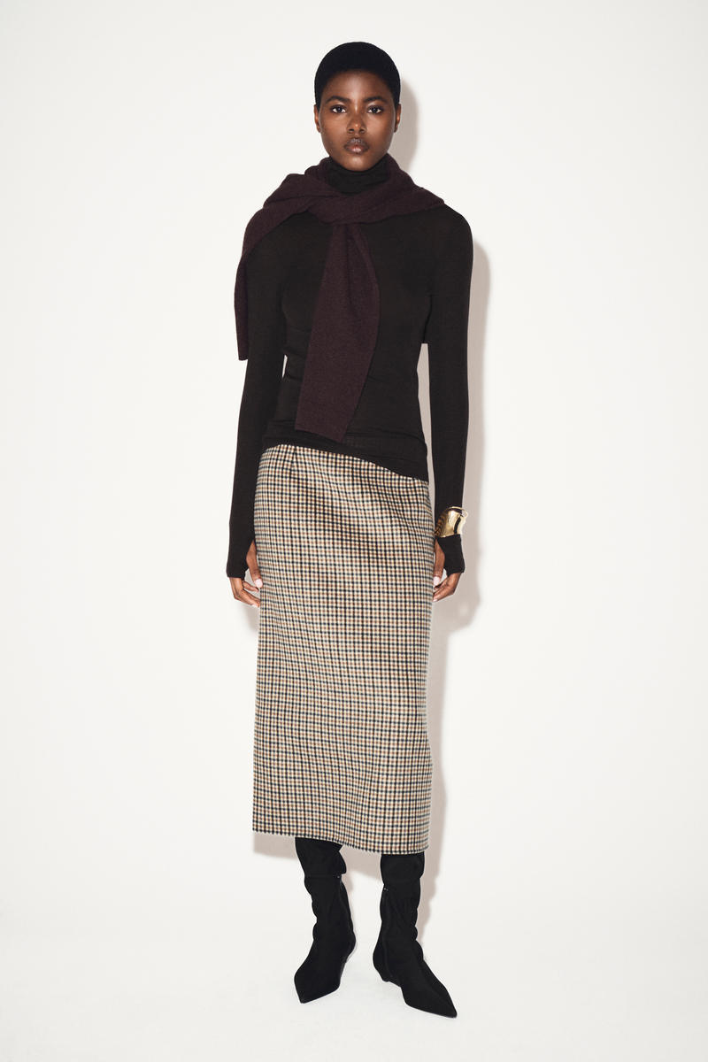 COS メリノウールハイネックトップ