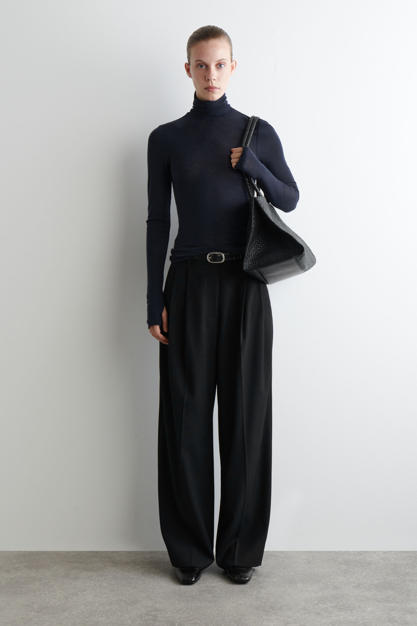 MERINO WOOL HIGH-NECK TOP メリノウールハイネックトップ ネイビー
