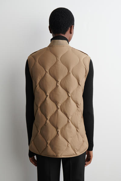 COS オーバーサイズキルティングダウンジレ