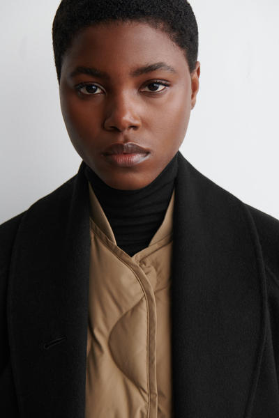 COS オーバーサイズキルティングダウンジレ