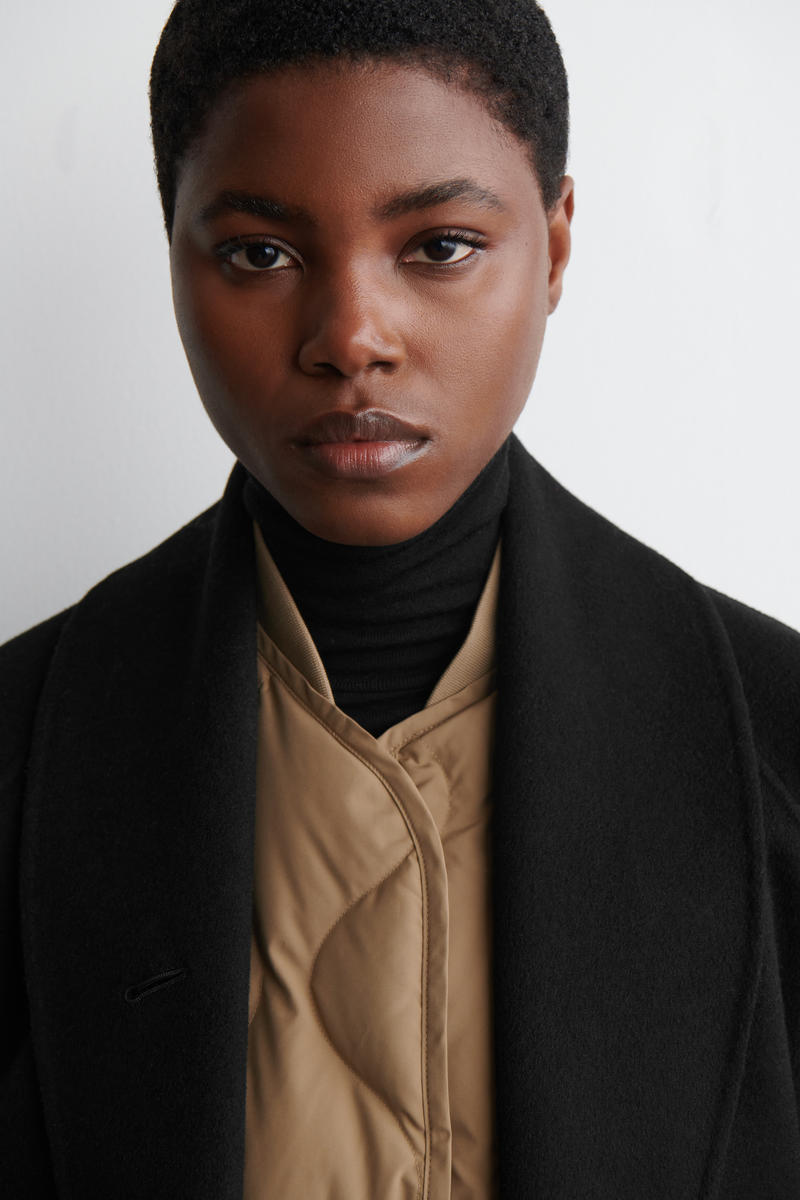 COS オーバーサイズキルティングダウンジレ