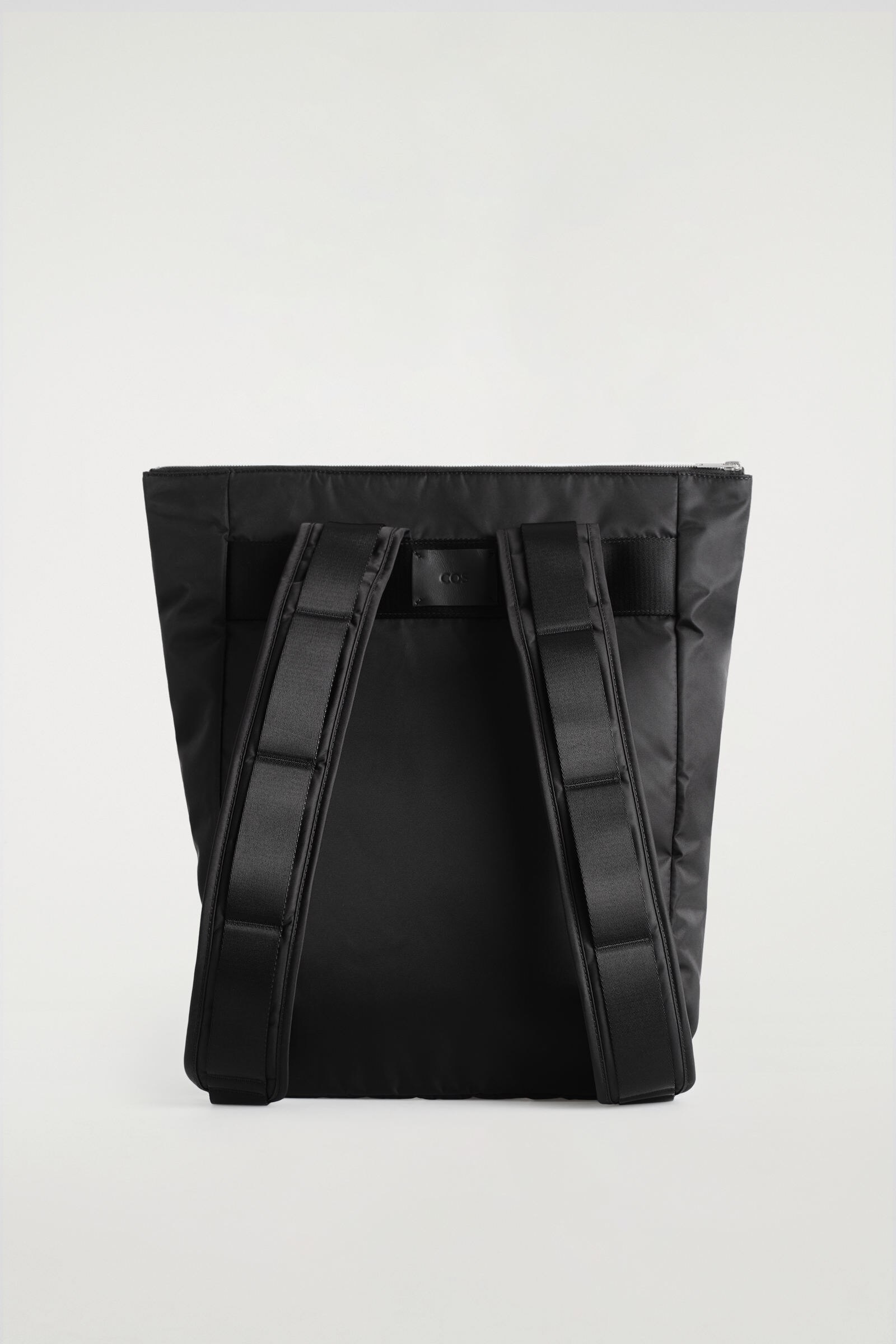 PURSUIT BACKPACK - NYLON パシュート バックパック - ナイロン