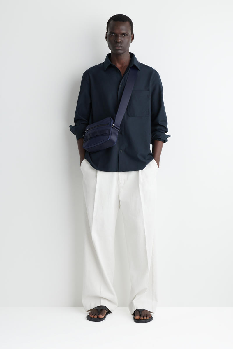 COS トランジット クロスボディバッグ - ナイロン