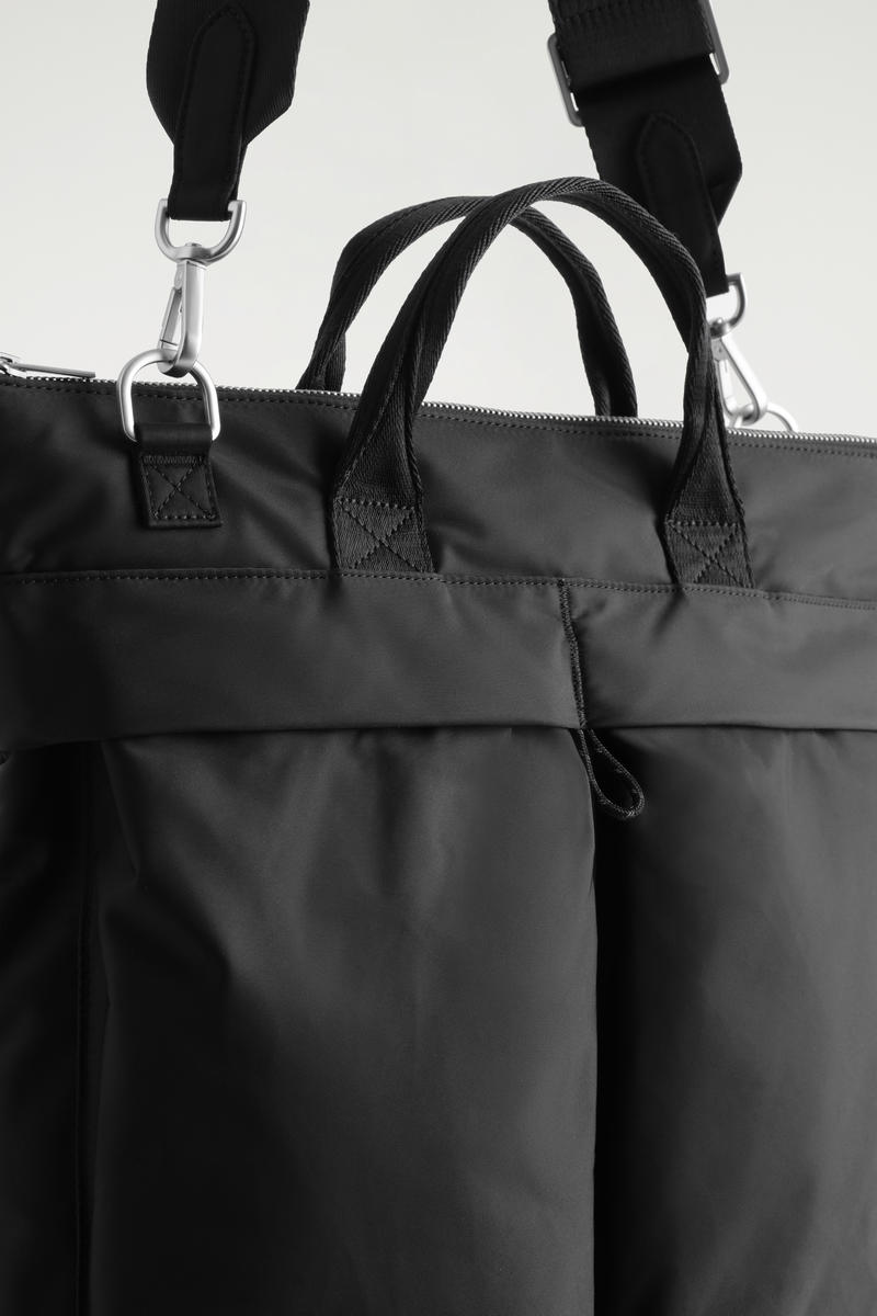 COS トランジットメッセンジャーバッグ - ナイロン