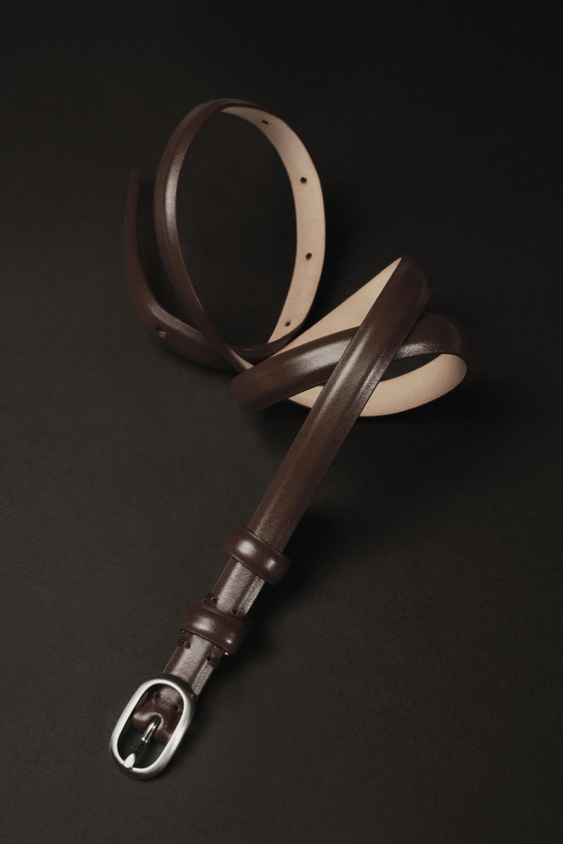 COS オーバルバックル スリムレザーベルト