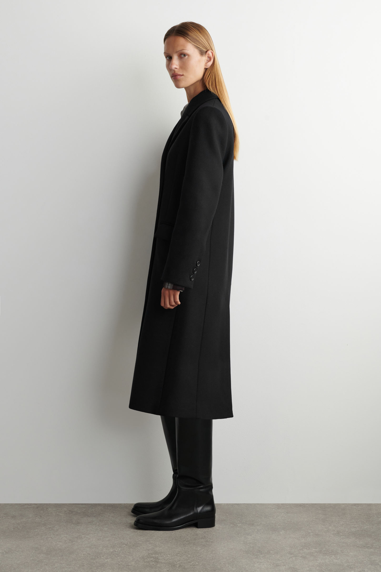 TAILORED DOUBLE-BREASTED WOOL COAT テーラードダブルブレストウール