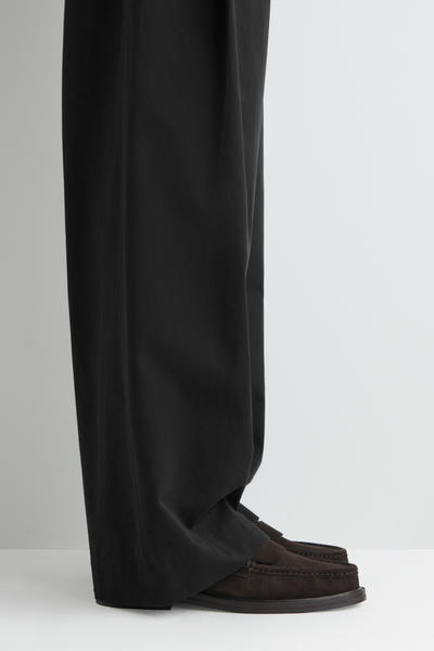 COS クラシックなペニーローファー