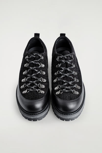 COS レザーハイキングシューズ