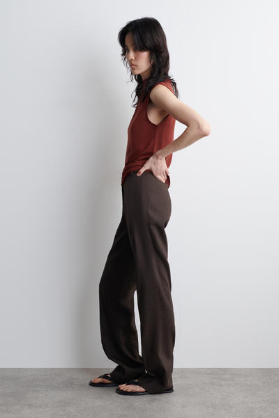 COS ドレープタートルネックタンクトップ