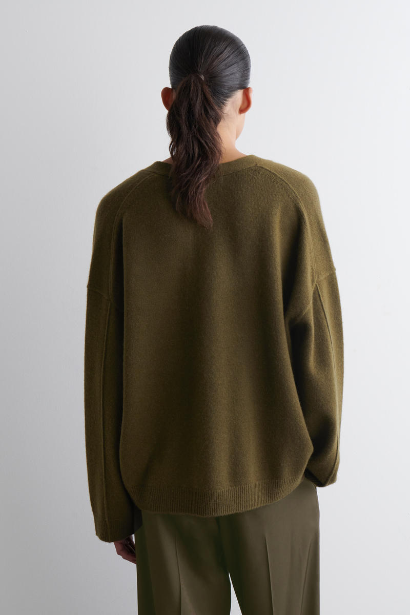 COS カシミヤVネックカーディガン