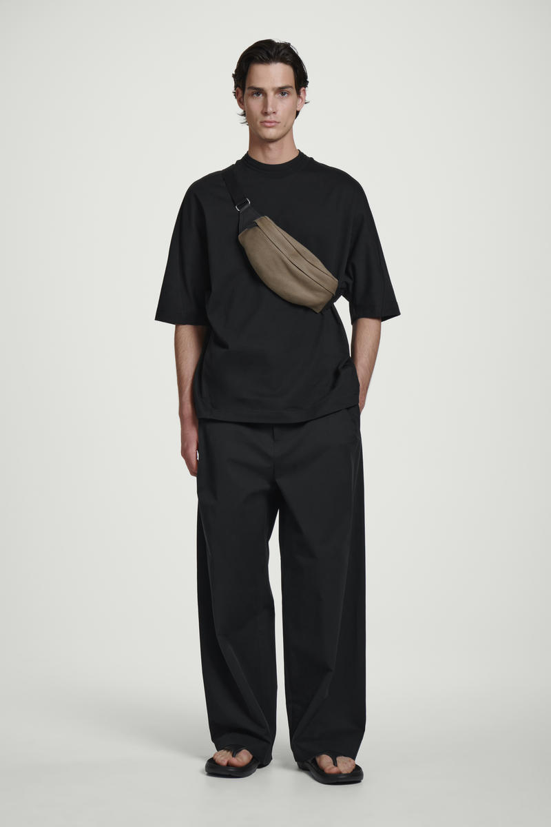 LEATHER-DETAIL CROSSBODY BAG - CANVAS レザーディテール クロス