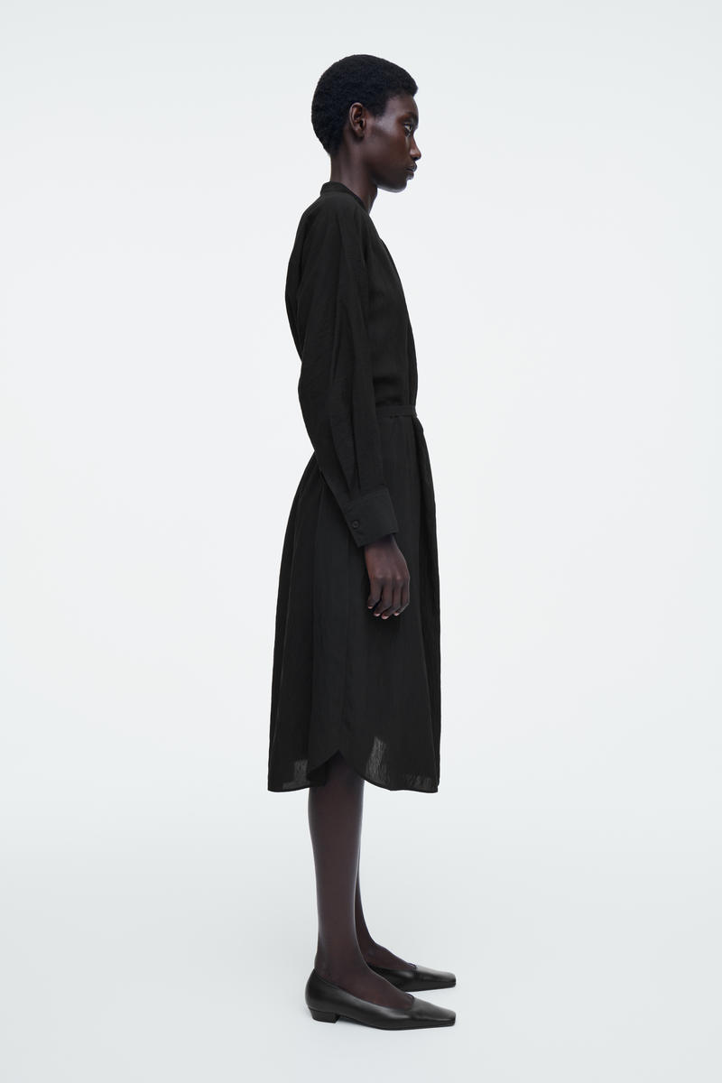 COS ドレープベルト付きミディワンピース