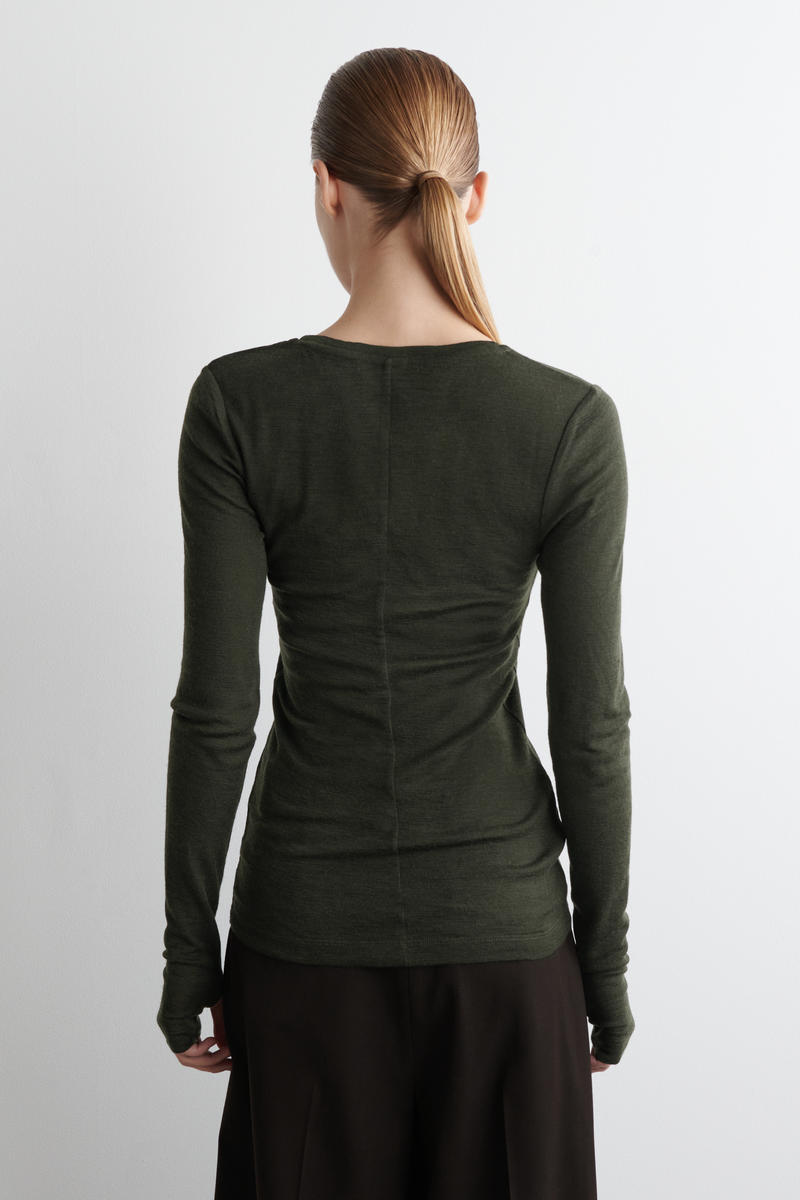 SLIM MERINO WOOL TOP スリムメリノウールトップ ダークグリーン｜COS