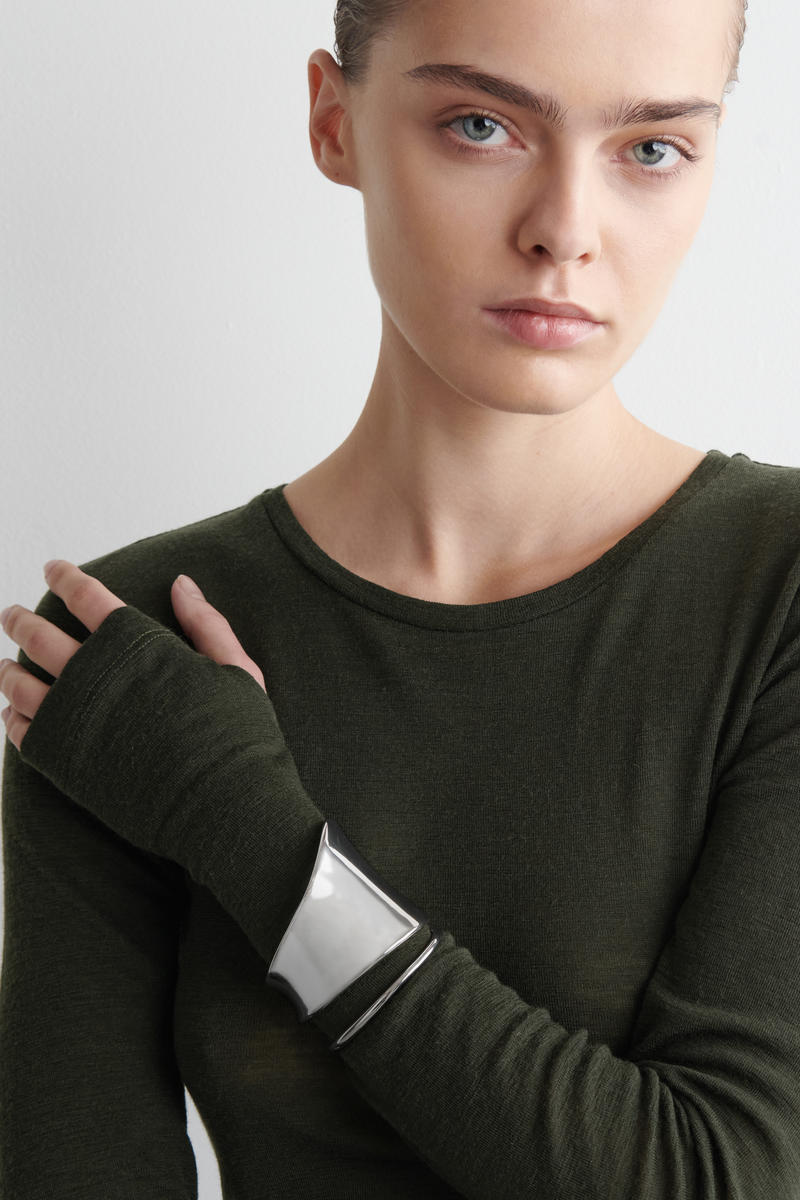 SLIM MERINO WOOL TOP スリムメリノウールトップ ダークグリーン｜COS