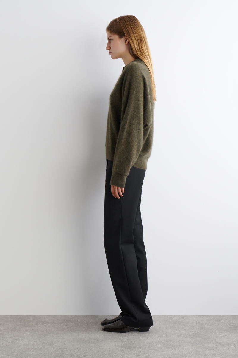 COS ブラッシュドカシミヤポロセーター