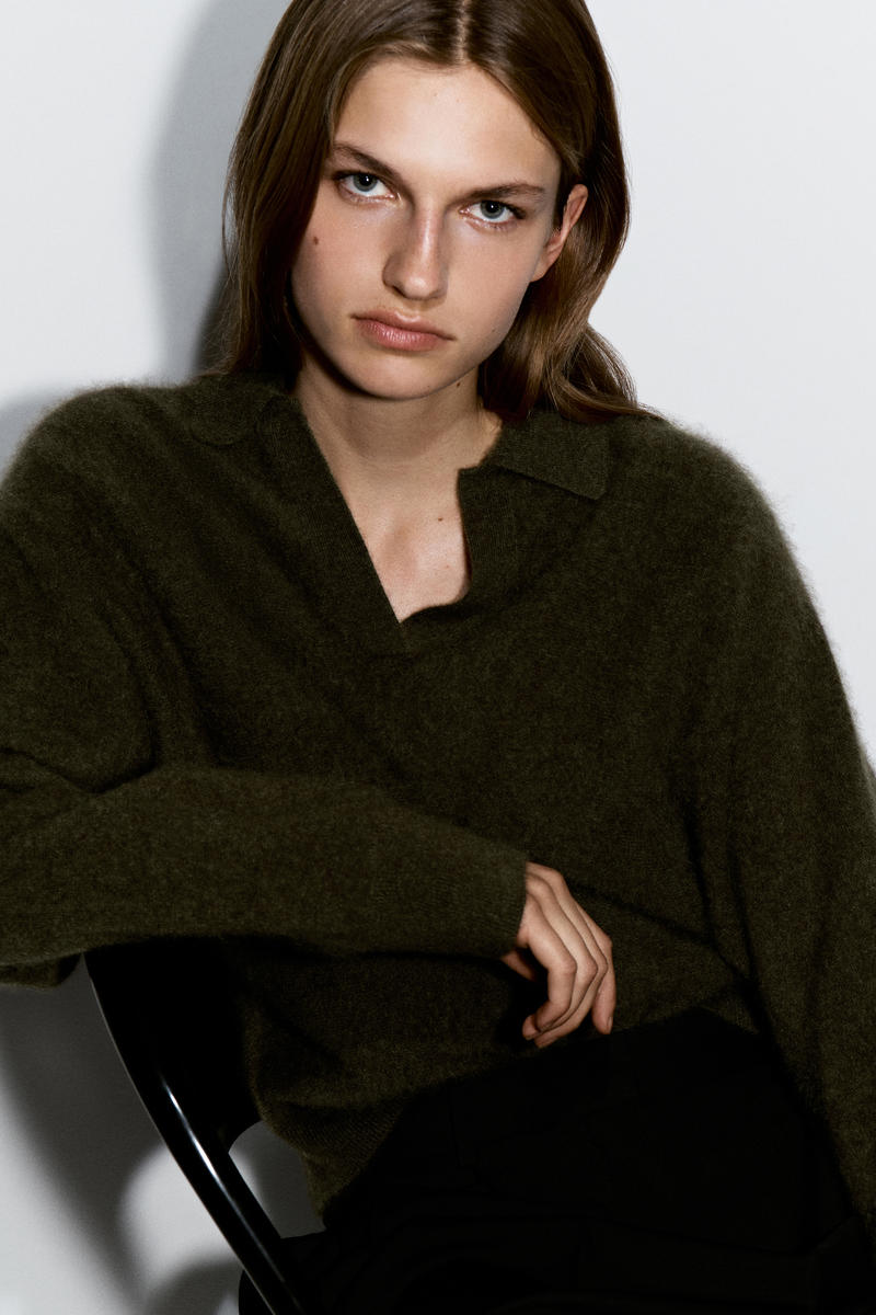 COS ブラッシュドカシミヤポロセーター