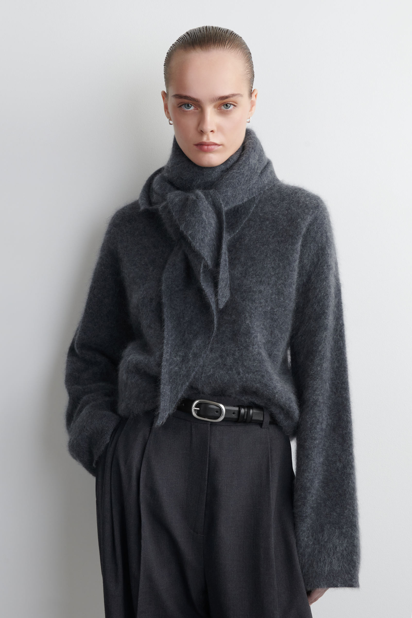 【新品未使用】COS カシミヤ100%クルーネックセーター カシミヤクルー ネックセーター（ニット/セーター）｜COS（コス）の