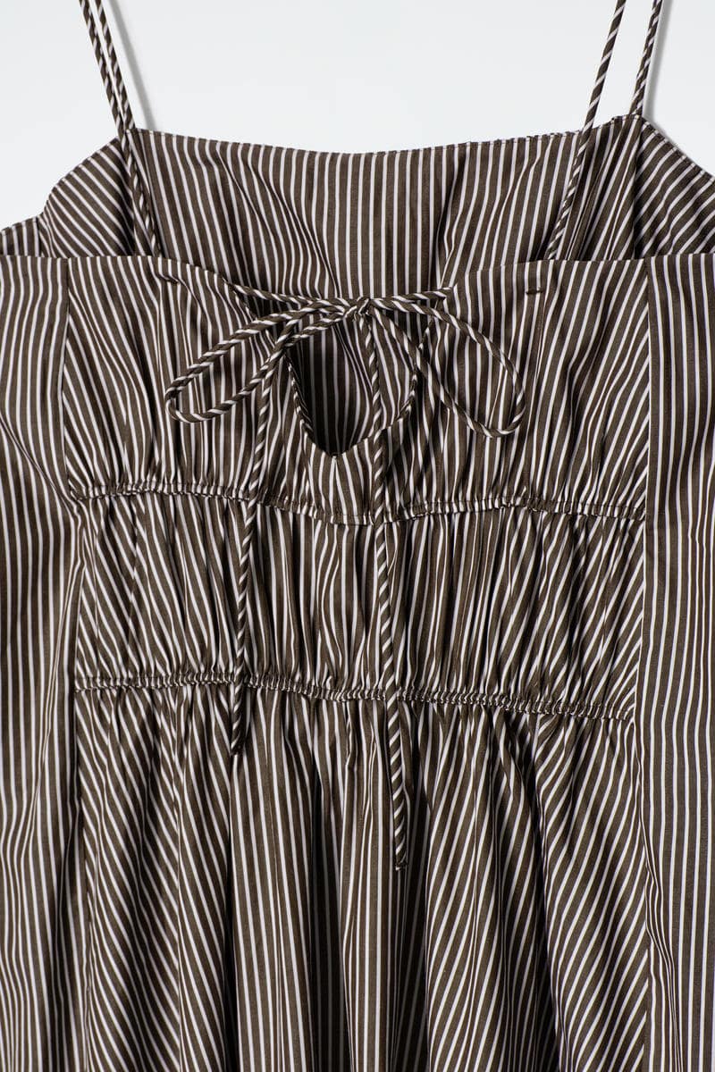 STRIPED GATHERED-WAIST MIDI DRESS ストライプギャザーウエスト