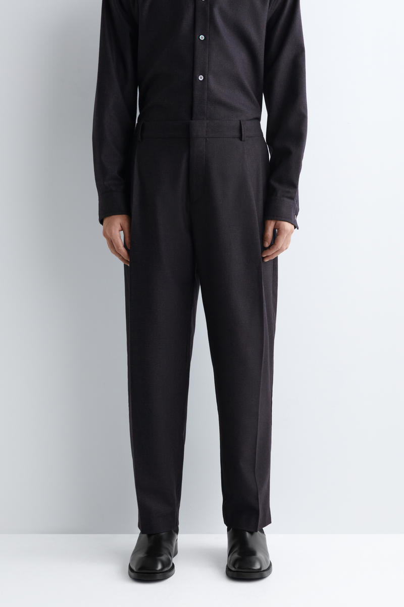 COS プリーツ入り ウールストレートレッグパンツ