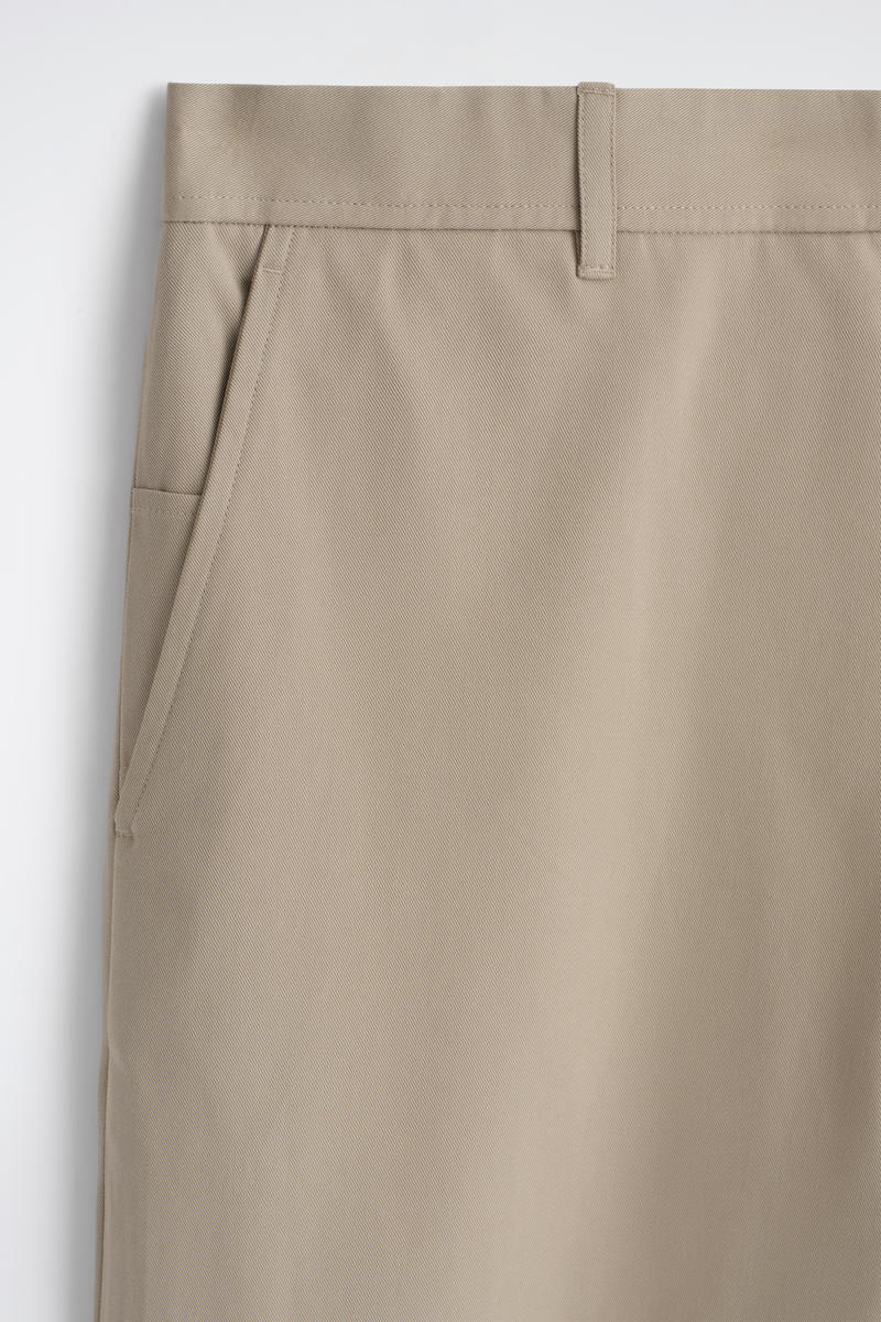 COS コットンストレートレッグチノ