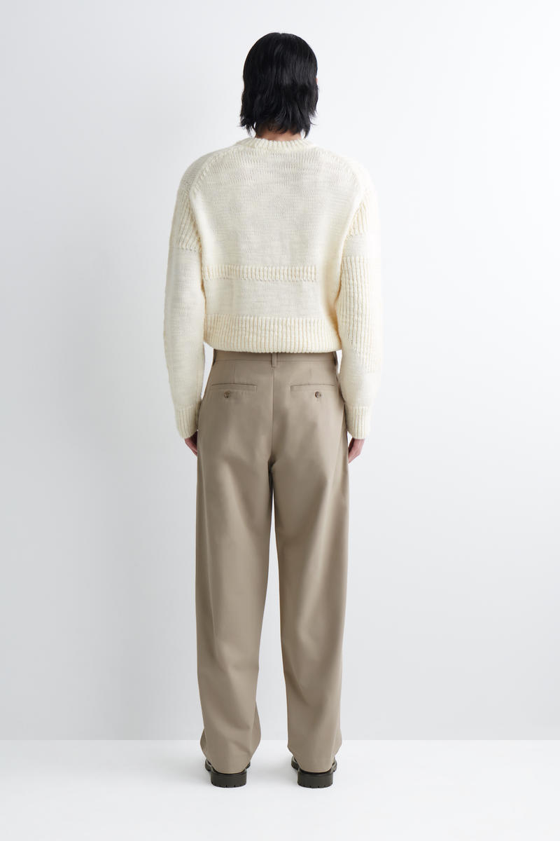 COS コットンストレートレッグチノ