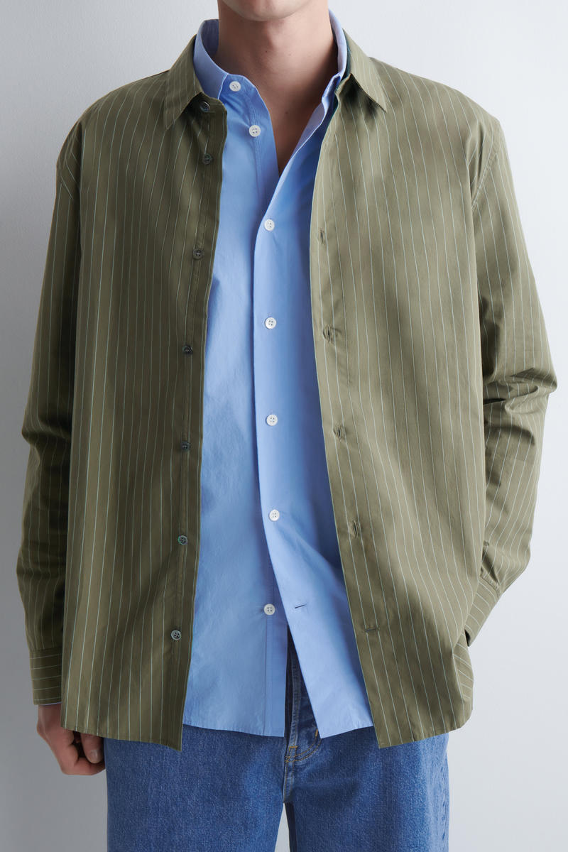 COS リラックスピマコットンポプリンシャツ