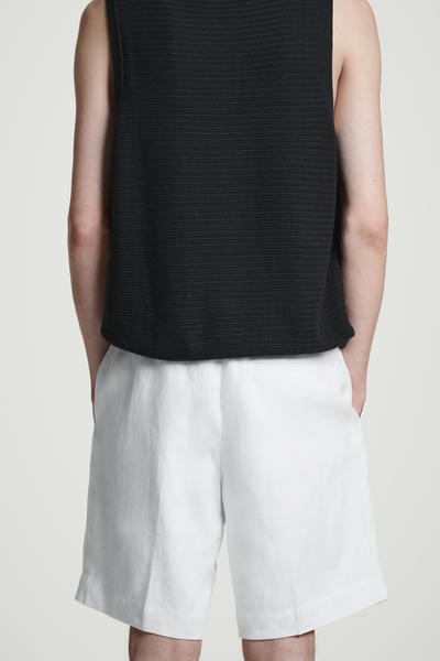 COS リネンゴム入りショートパンツ