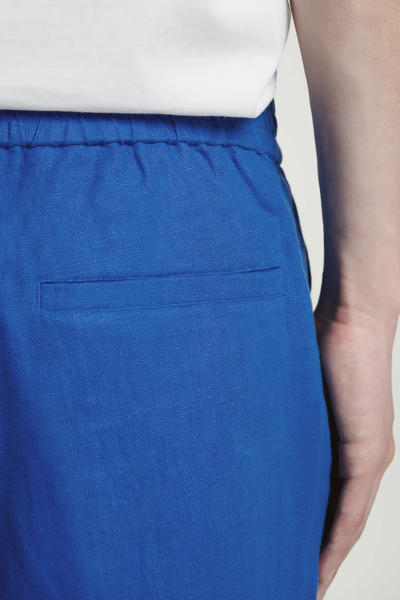 COS リネンゴム入りショートパンツ