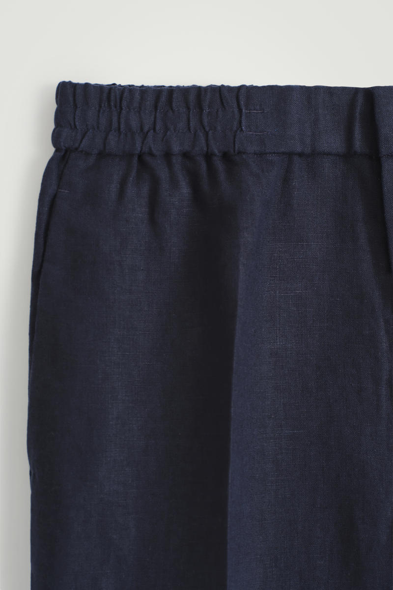 COS リネンゴム入りショートパンツ