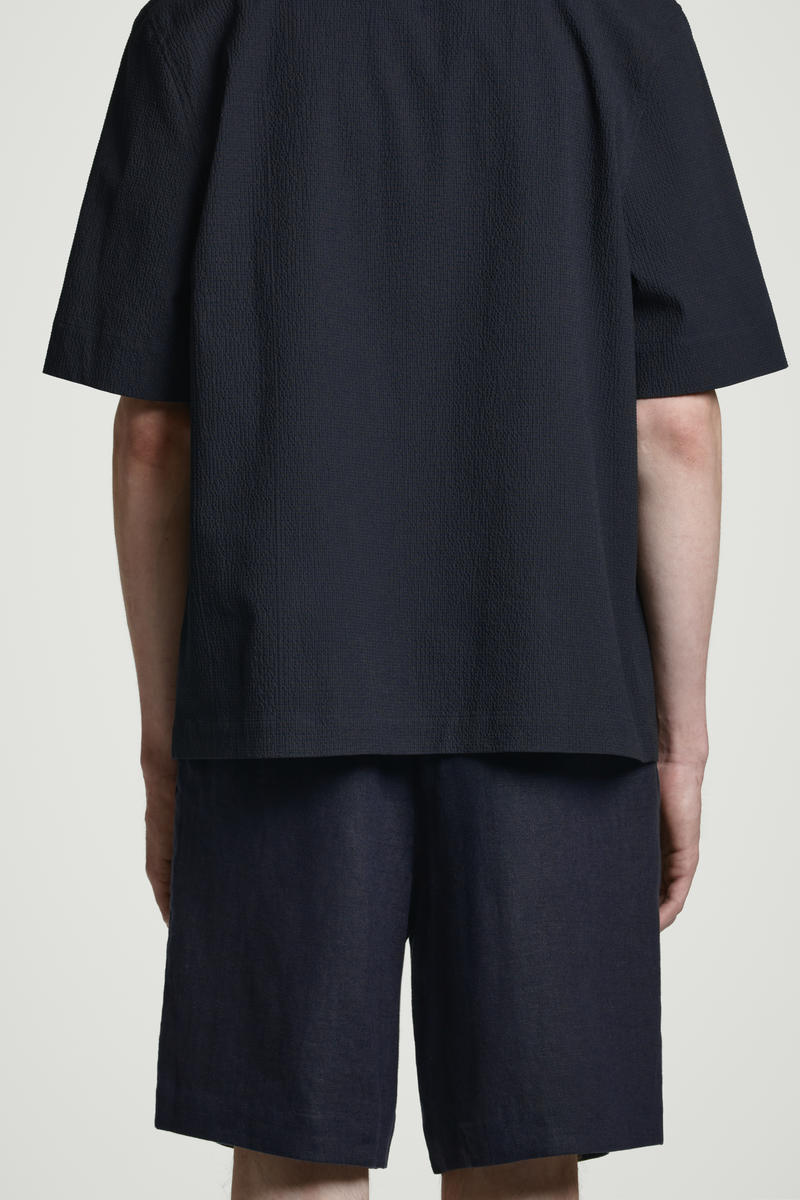 COS リネンゴム入りショートパンツ