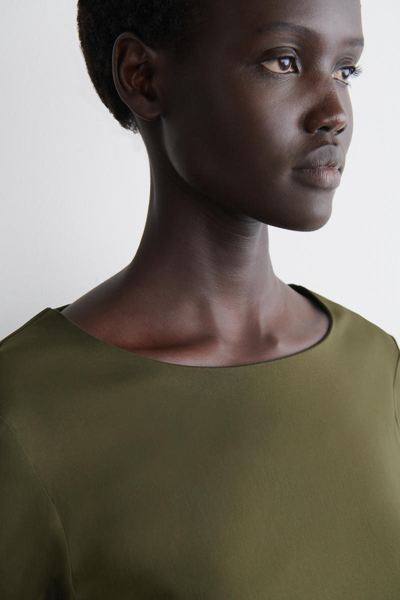 COS コットン長袖トップス