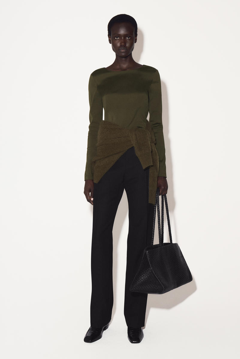 COS コットン長袖トップス