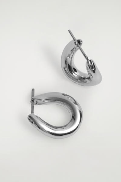 COS ツイストドロップイヤリング