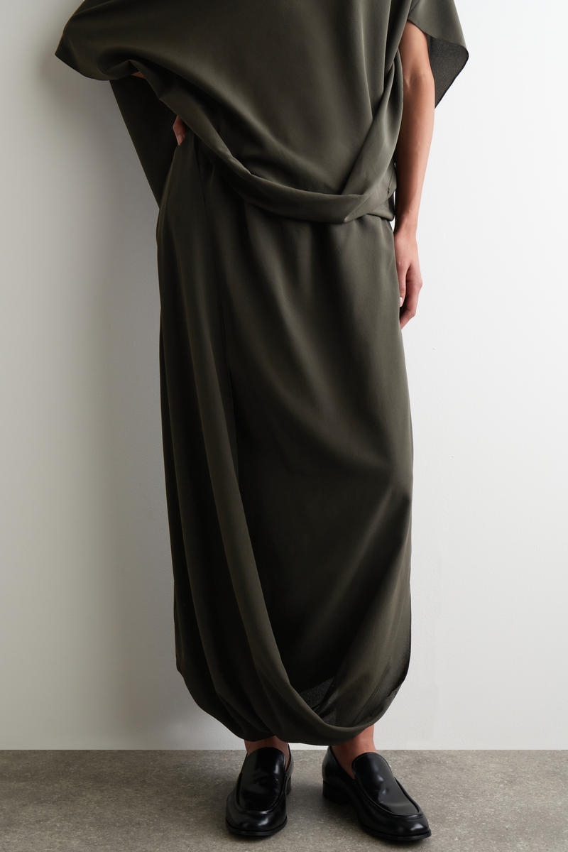 DRAPED SILK MIDI SKIRT ドレープシルクミディスカート|COS DRAPED SILK MIDI SKIRT ドレープシルクミディスカート|COS