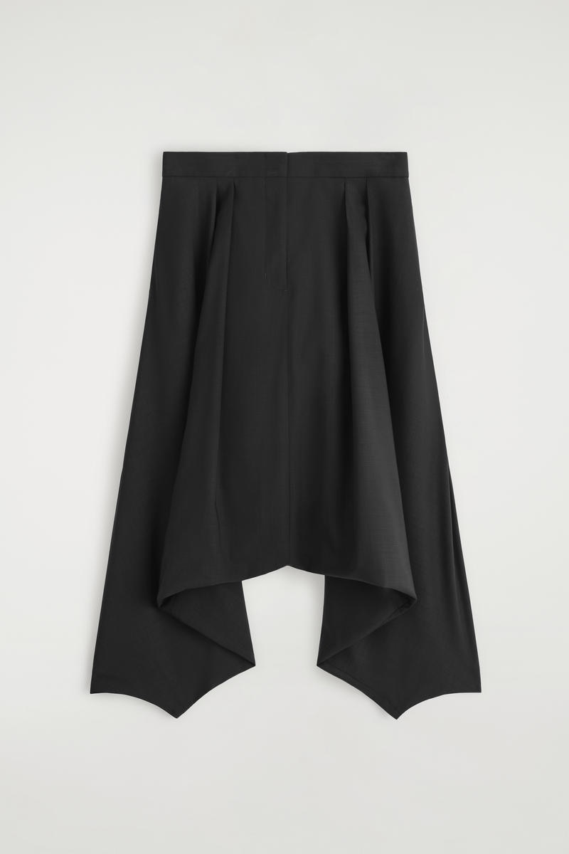 COS ボリュームのあるウールパンツ