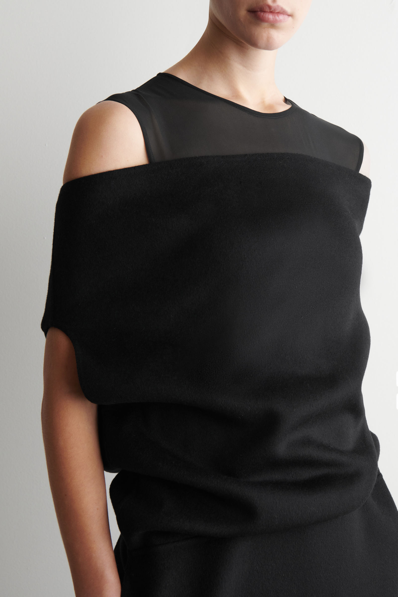 OFF-THE-SHOULDER WOOL-SILK DRESS オフショルダーウールシルク