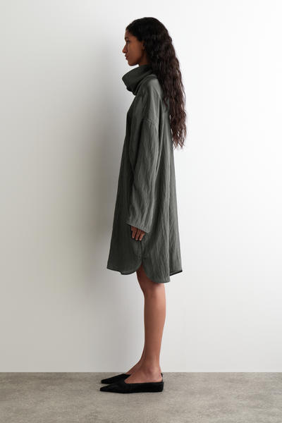 COS クランクルサテンミニドレス