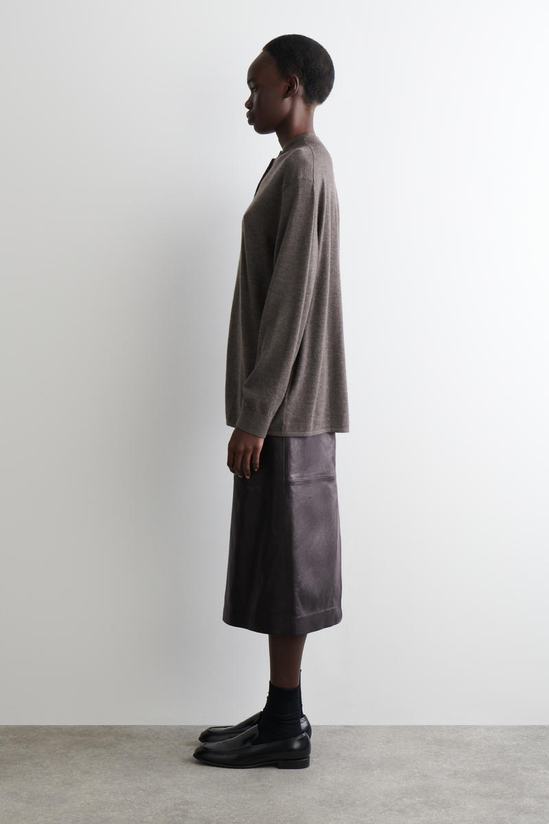 COS 上質なカシミヤカーディガン