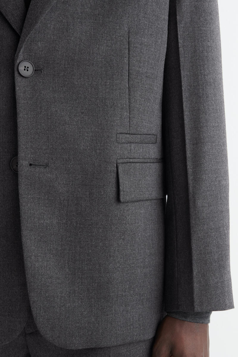 SINGLE-BREASTED WOOL BLAZER シングルブレストウールブレザー SINGLE-BREASTED WOOL BLAZER シングルブレストウールブレザー