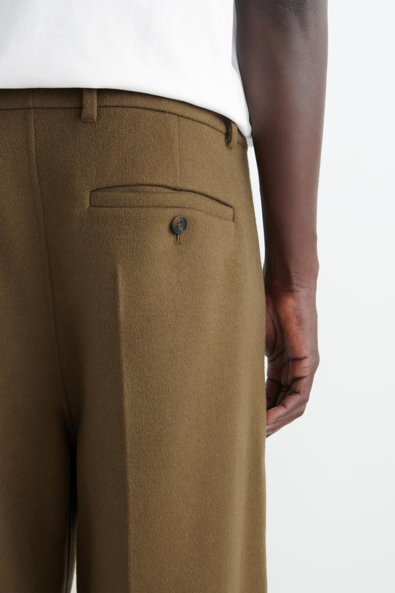 COS ダブルフェイスウールバレルレッグパンツ