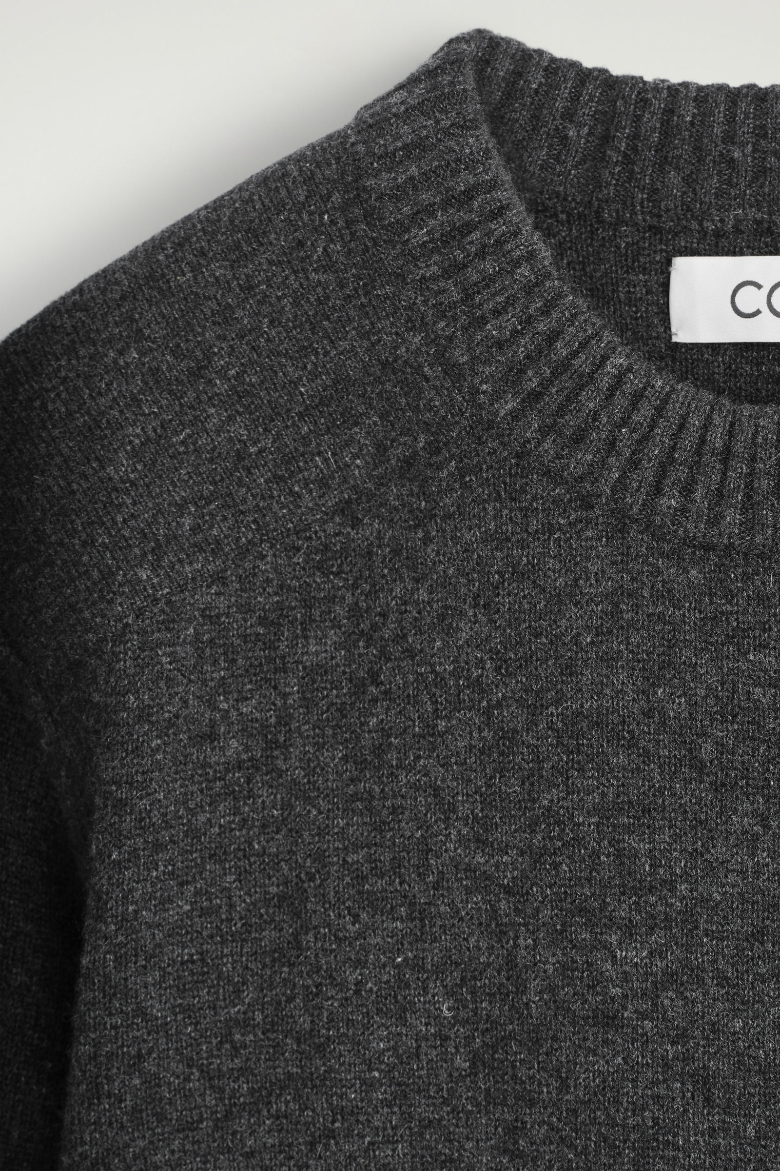 CASHMERE CREW-NECK JUMPER カシミヤクルー ネックセーター チャコール 