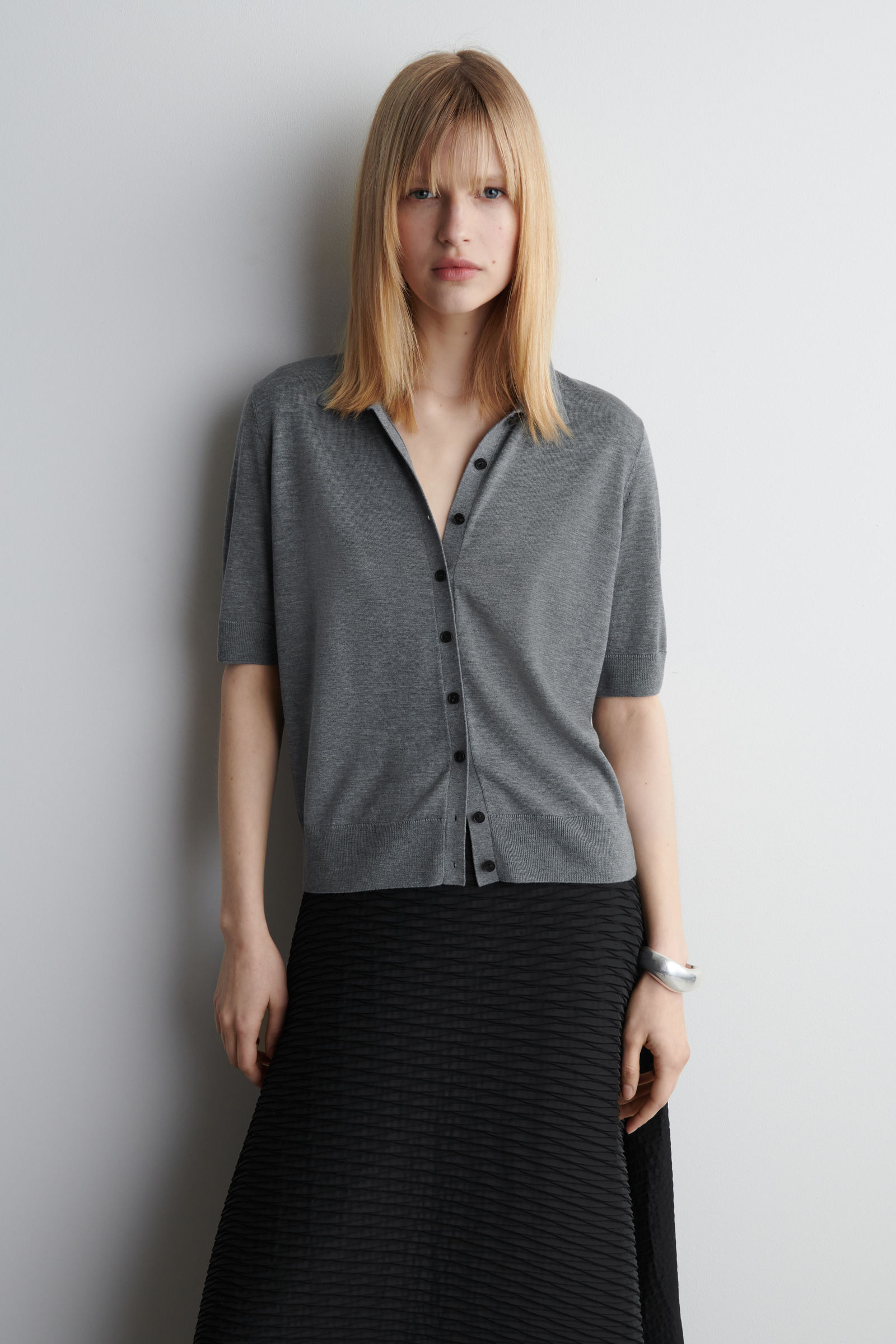 【新品未使用】COS メリノウール混ポロカーディガン MERINO WOOL-BLEND POLO CARDIGAN メリノウール混ポロカーディガン