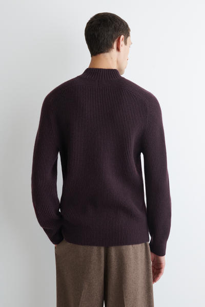 COS リブ編みウールハイネックセーター