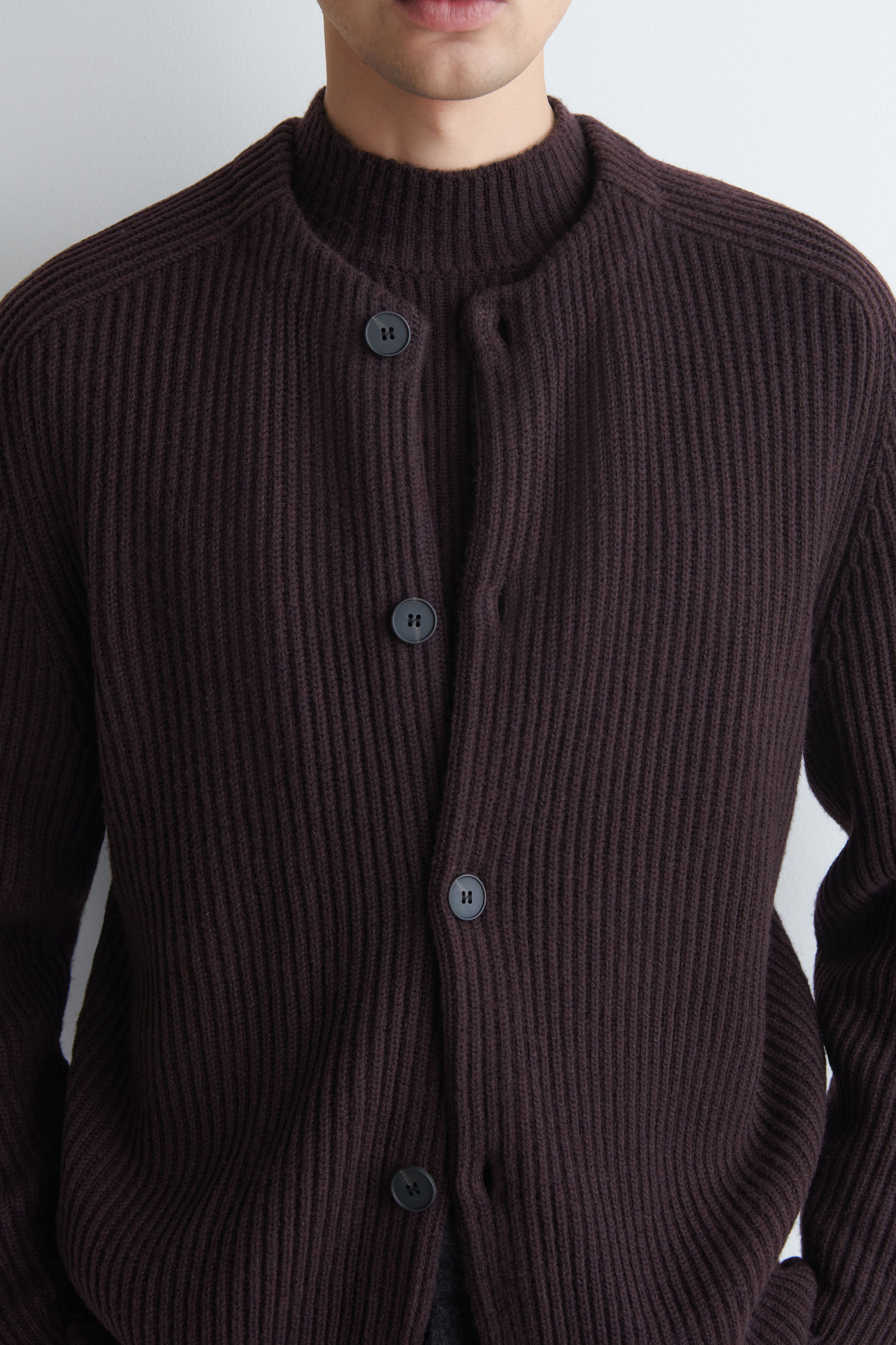 RIBBED WOOL CREW-NECK CARDIGAN リブウールクルーネックカーディガン